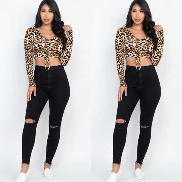 LEOPARD PRINT LONG SLEEVE RUCHED CROPPED TOP SHIRT - Picture 2 of 6